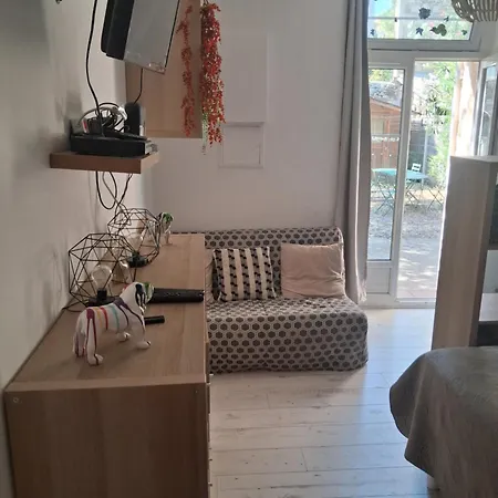 7 Rue Benoit Malon * ニーム